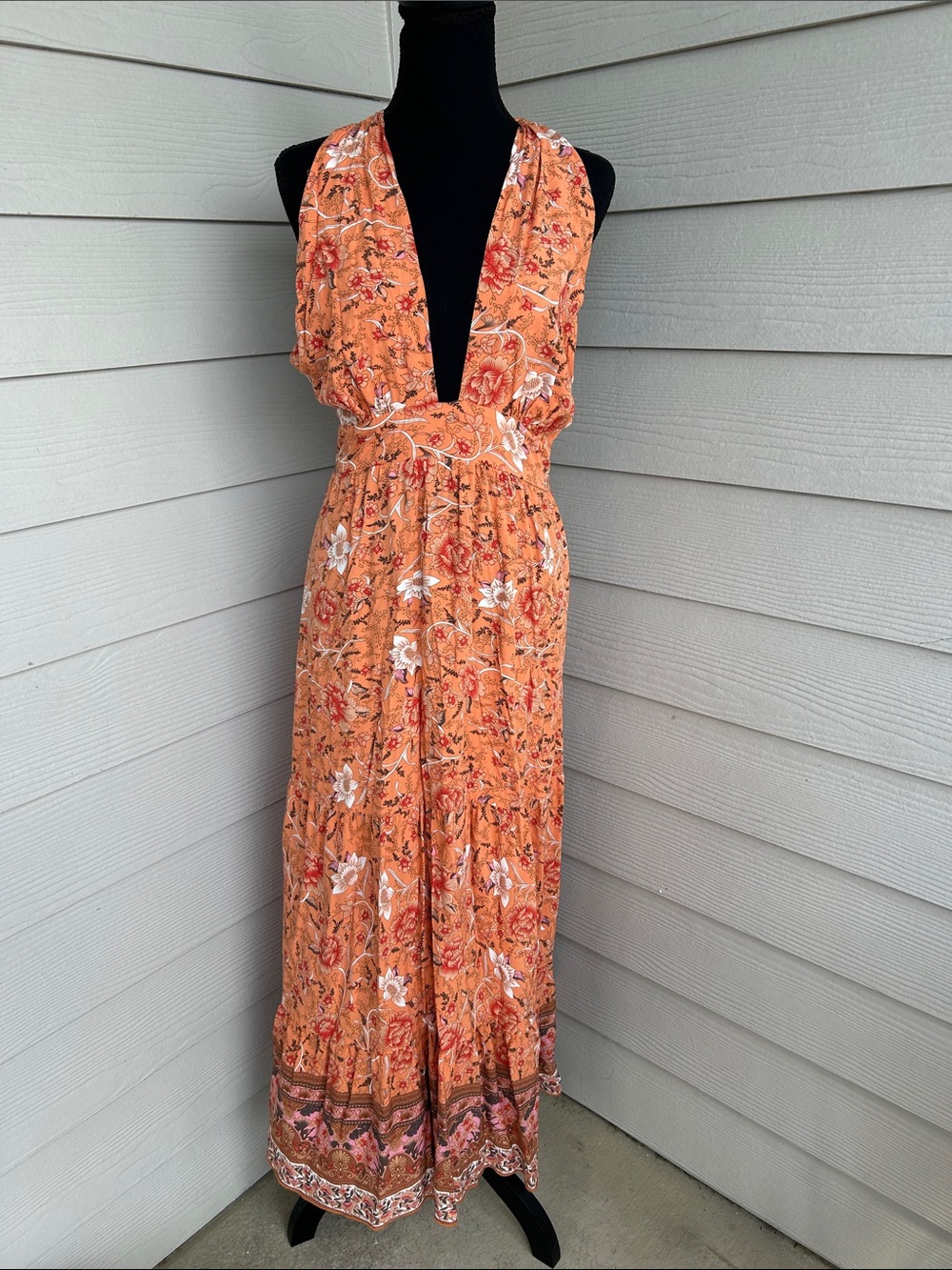 ePretty Orange Floral Halter Maxi Dress. Size Medium.